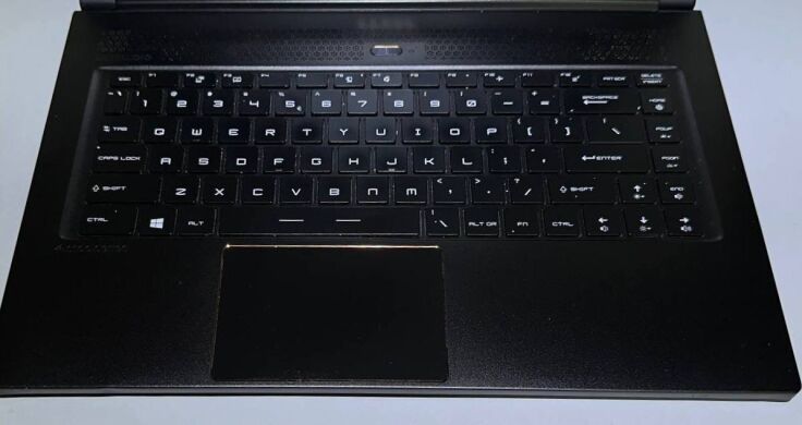 Ігровий ноутбук Б-клас MSI GS65 Stealth Thin 8RF / 15.6" (1920x1080) IPS / Intel Core i7-8750H (6 (12) ядра по 2.2 - 4.1 GHz) / 32 GB DDR4 / 512 GB SSD / nVidia GeForce GTX 1070 Max-Q, 8 GB GDDR5, 256-bit / WebCam / Win 11 Pro