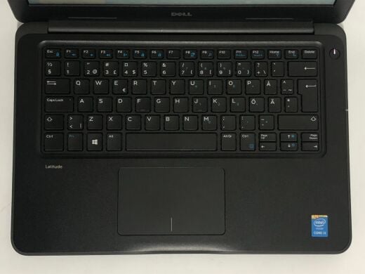 Ноутбук Dell Latitude 3380 / 13.3" (1366x768) TN / Intel Core i3-6006U (2 (4) ядра по 2.0 GHz) / 8 GB DDR4 / 128 GB SSD / Intel HD Graphics 520 / WebCam / Win 10 Pro Ноутбук Dell Latitude 3380 / 13.3" (1366x768) TN / Intel Core i3-6006U (2 (4) ядра по 2.0 GHz) / 8 GB DDR4 / 128 GB SSD / Intel HD Graphics 520 / WebCam / Win 10 Pro