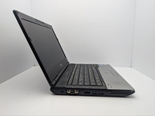 Ноутбук Fujitsu LifeBook S752 / 14" (1366x768) TN / Intel Core i5-3320M (2 (4) ядра по 2.6 - 3.3 GHz) / 6 GB DDR3 / 500 GB HDD / Intel HD Graphics 4400