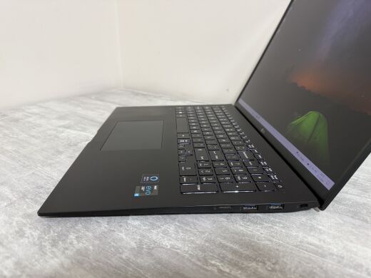 Ультрабук Б-клас LG Gram 17Z95P / 17" (2560x1600) IPS / Intel Core i7-1195G7 (4 (8) ядра по 2.9 - 5.0 GHz) / 16 GB DDR4 / 1000 GB SSD / Intel Iris Xe Graphics / WebCam / Win 11 Home