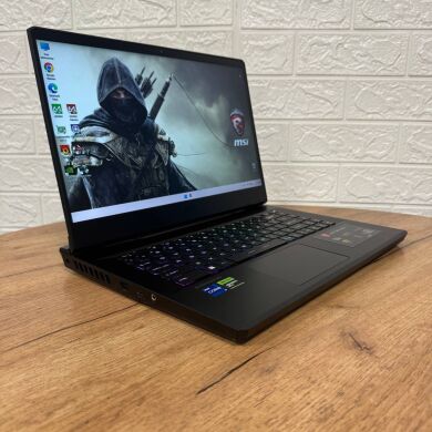 Ігровий ноутбук Б-клас MSI Vector GP66 12UHSO / 15.6" (1920x1080) IPS / Intel Core i7-12650H (10 (16) ядер по 3.5 - 4.7 GHz) / 16 GB DDR5 / 1000 GB SSD NVMe / nVidia GeForce RTX 3080 Ti, 16 GB GDDR6, 256-bit / WebCam