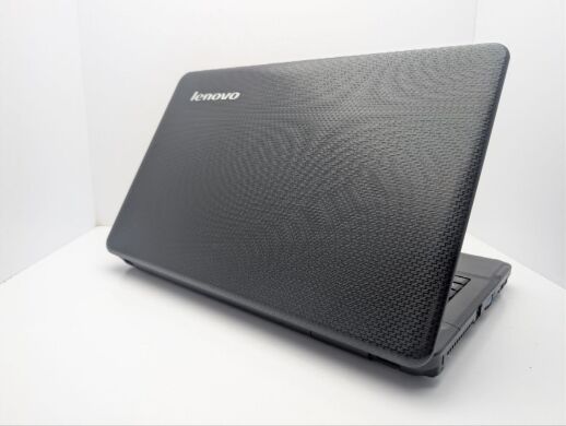 Ноутбук Lenovo G550 / 15.6" (1366x768) TN / Intel Pentium T4400 (2 ядра по 2.2 GHz) / 6 GB DDR3 / 250 GB HDD / Intel Graphics 4000 / WebCam / DVD-ROM / АКБ не держит