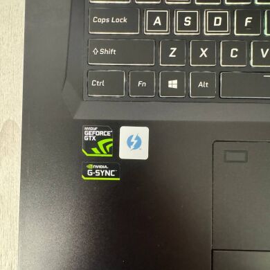 Ігровий ноутбук Eluktronics 17 PA17HP6 / 17.3" (2560x1440) IPS / Intel Core i7-7700HQ (4 (8) ядра по 2.8 - 3.8 GHz) / 16 GB DDR4 / 240 GB SSD NVMe / nVidia GeForce GTX 1070, 8 GB GDDR5, 256-bit / WebCam