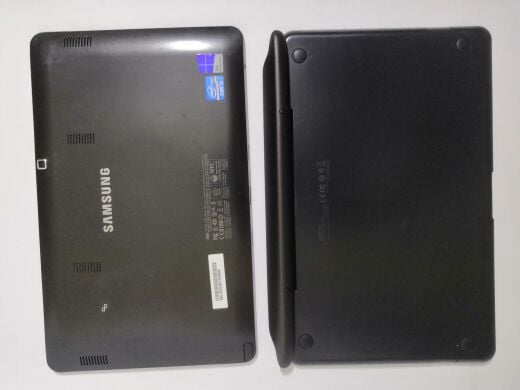 Ноутбук-трансформер Б-класс Samsung ATIV Smart PC Pro 700T / 11.6" (1920x1080) IPS Touch / Intel Core i5-3317U (2 (4) ядра по 1.7 - 2.6 GHz) / 4 GB DDR3 / 128 GB SSD / Intel HD Graphics 4000 / WebCam / Win 10 Pro