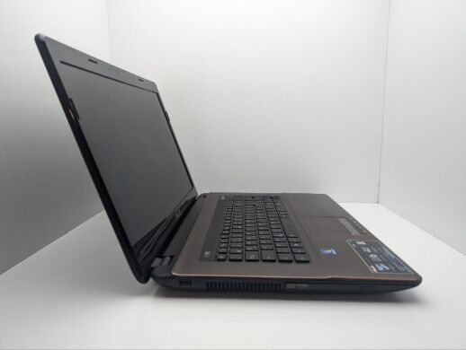 Ноутбук Asus X73E / 17.3" (1600x900) TN / Intel Core i3-2350M (2 (4) ядра по 2.3 GHz) / 6 GB DDR3 / 320 GB HDD / Intel HD Graphics 3000 / WebCam / DVD-ROM Ноутбук Asus X73E / 17.3" (1600x900) TN / Intel Core i3-2350M (2 (4) ядра по 2.3 GHz) / 6 GB DDR3 / 320 GB HDD / Intel HD Graphics 3000 / WebCam / DVD-ROM