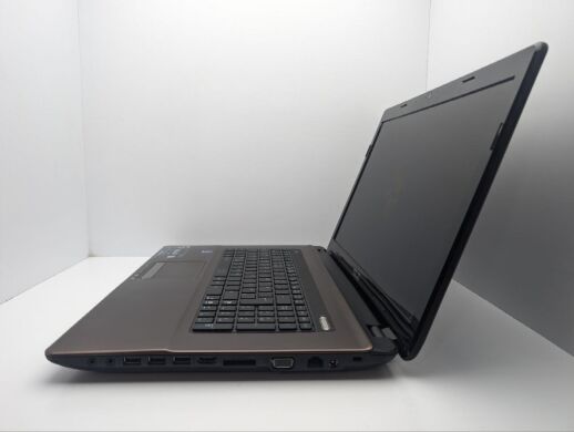 Ноутбук Asus X73E / 17.3" (1600x900) TN / Intel Core i3-2350M (2 (4) ядра по 2.3 GHz) / 6 GB DDR3 / 320 GB HDD / Intel HD Graphics 3000 / WebCam / DVD-ROM Ноутбук Asus X73E / 17.3" (1600x900) TN / Intel Core i3-2350M (2 (4) ядра по 2.3 GHz) / 6 GB DDR3 / 320 GB HDD / Intel HD Graphics 3000 / WebCam / DVD-ROM