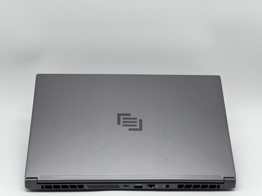 Игровой ультрабук Б-класс Maingear Vector Pro MG-VCP15l-3070 / 15.6" (1920x1080) IPS / Intel Core i7-11800H (8 (16) ядер по 2.3 - 4.6 GHz) / 32 GB DDR4 / 960 GB SSD / nVidia GeForce RTX 3070, 8 GB GDDR6, 256-bit / WebCam 