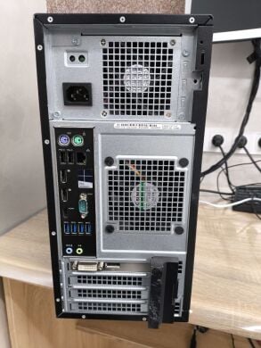 Комп'ютер Dell Precision 3620 Tower / Intel Core i7-7700 (4 (8) ядра по 3.6 - 4.2 GHz) / 16 GB DDR4 / 1000 GB SSD / nVidia Quadro K620, 2 GB DDR3, 128-bit
