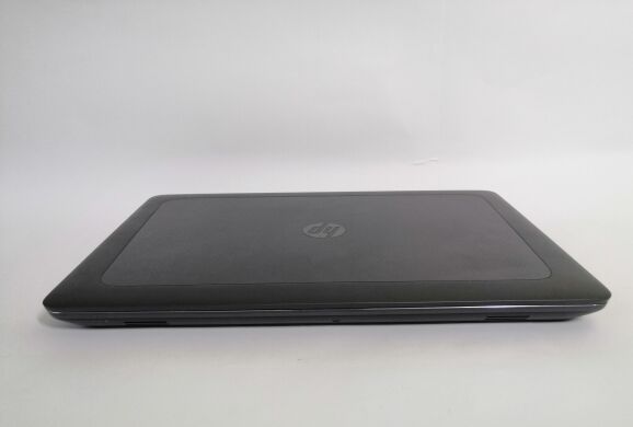 Мобільна робоча станція HP ZBook 17 G3 / 17.3" (1920x1080) IPS / Intel Xeon E3-1535M v5 (4 (8) ядра по 2.9 - 3.8 GHz) / 32 GB DDR4 / 1000 GB SSD M.2 / nVidia Quadro P5000, 16 GB GDDR5X, 256-bit / WebCam / HDMI