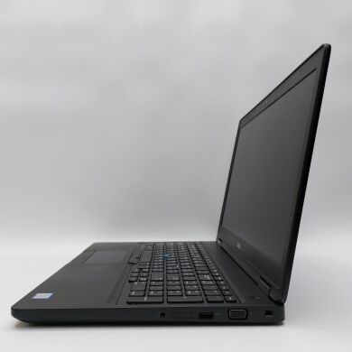 Мобільна робоча станція Dell Precision 3530 / 15.6" (1920x1080) IPS / Intel Core i7-8750H (6 (12) ядер по 2.2 - 4.1 GHz) / 16 GB DDR4 / 512 GB SSD / nVidia Quadro P600 Mobile, 4 GB GDDR5, 128-bit / WebCam / Win 11 Pro