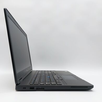 Мобільна робоча станція Dell Precision 3530 / 15.6" (1920x1080) IPS / Intel Core i7-8750H (6 (12) ядер по 2.2 - 4.1 GHz) / 16 GB DDR4 / 512 GB SSD / nVidia Quadro P600 Mobile, 4 GB GDDR5, 128-bit / WebCam / Win 11 Pro