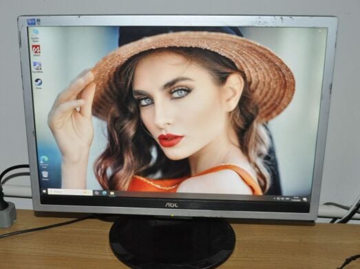 Монитор Б-класс AOC 2219P2 / 22" (1680x1050) TN / VGA, DVI / Встроенные колонки 2x 1W / VESA 100x100