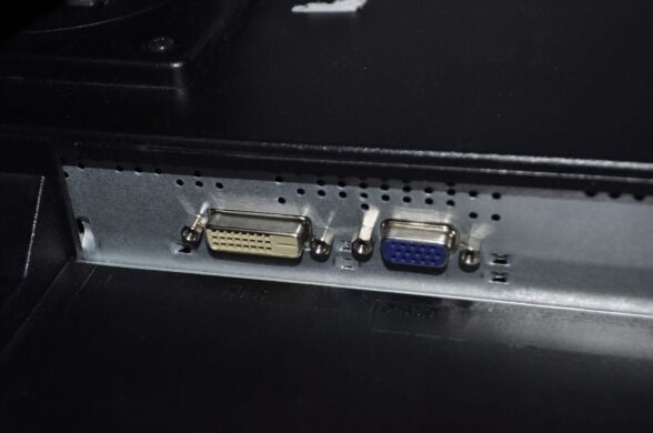 Монитор Б-класс AOC 2219P2 / 22" (1680x1050) TN / VGA, DVI / Встроенные колонки 2x 1W / VESA 100x100