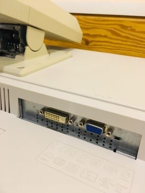 Монитор FUJITSU ScenicView P24W-5 / 24'' / IPS / 1920x1080 / DVI-D (HDCP), HDMI, VGA (D-Sub), USB