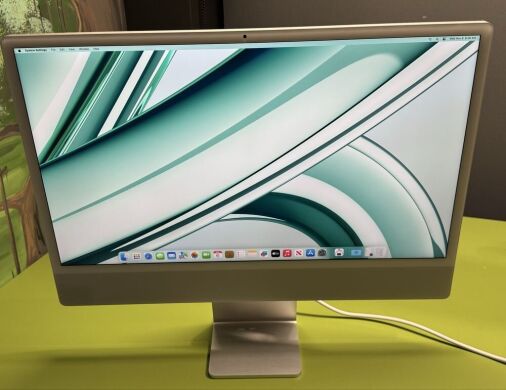Моноблок Apple iMac M1 / 24" (4480x2520) IPS / Apple M1 (8 ядер по 3.2 GHz) / 16 GB DDR4 / 256 GB SSD / Apple M1 Graphics / WebCam / Silver / Клавіатура + мишка