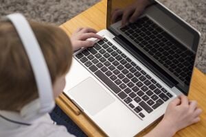 Недорогі ноутбуки для школярів та студентів в Одесі &mdash; найкращі моделі від 10 000 грн у 2026 році