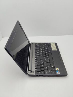 Нетбук Acer Aspire One / 10.1" (1024x768) TN / Intel Atom N2600 (2 (4) ядра по 1.6 GHz) / 4 GB DDR3 / 120 GB HDD / Intel HD Graphics / WebCam / Не тримає