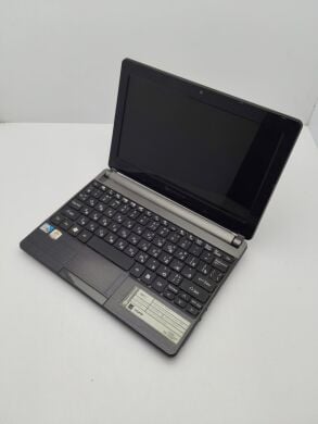 Нетбук Acer Aspire One / 10.1" (1024x768) TN / Intel Atom N2600 (2 (4) ядра по 1.6 GHz) / 4 GB DDR3 / 120 GB HDD / Intel HD Graphics / WebCam / Не тримає