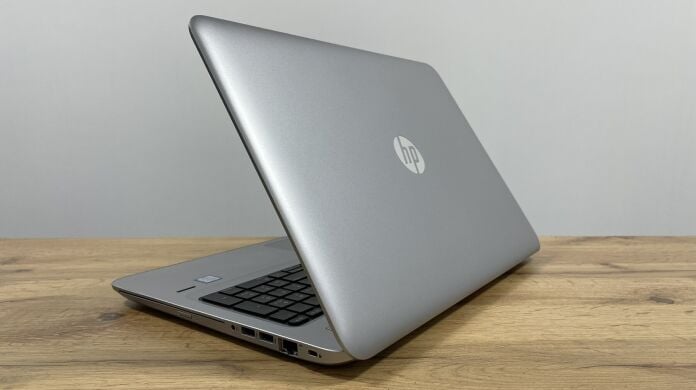 Ноутбук HP ProBook 450 G4 / 15.6" (1920x1080) TN / Intel Core i5-7200U (2 (4) ядра по 2.5 - 3.1 GHz) / 16 GB DDR4 / 256 GB SSD + 500 GB HDD / Intel HD Graphics 620 / WebCam / DVD-RW / Windows 10 PRO
