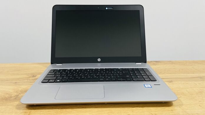 Ноутбук HP ProBook 450 G4 / 15.6" (1920x1080) TN / Intel Core i5-7200U (2 (4) ядра по 2.5 - 3.1 GHz) / 16 GB DDR4 / 256 GB SSD + 500 GB HDD / Intel HD Graphics 620 / WebCam / DVD-RW / Windows 10 PRO