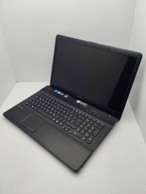 Ноутбук Sony VP173 / 17.3" (1600x900) TN / Intel Core i3-2310M (2 (4) ядра по 2.4 GHz) / 6 GB DDR3 / 500 GB HDD / nVidia GeForce 410M, 1 GB GDDR3, 64-bit / WebCam