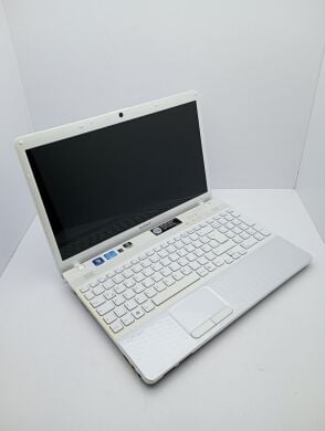 Ноутбук Sony VPC3L / 15.6" (1366x768) TN / Intel Core i5-2450M (2 (4) ядра по 2.5 - 3.1 GHz) / 6 GB DDR3 / 1000 GB HDD / nVidia GeForce 410M, 1 GB GDDR3, 64-bit / WebCam