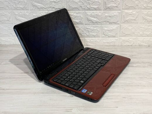 Ноутбук Toshiba Satellite L755 / 15.6" (1366x768) TN / Intel Core i3-2310M (2 (4) ядра по 2.1 GHz) / 4 GB DDR3 / 120 GB SSD / nVidia GeForce GT 525M, 1 GB DDR3, 128-bit / WebCam / DVD-ROM