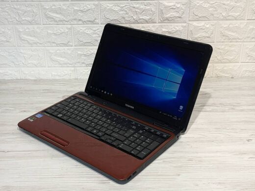 Ноутбук Toshiba Satellite L755 / 15.6" (1366x768) TN / Intel Core i3-2310M (2 (4) ядра по 2.1 GHz) / 4 GB DDR3 / 120 GB SSD / nVidia GeForce GT 525M, 1 GB DDR3, 128-bit / WebCam / DVD-ROM
