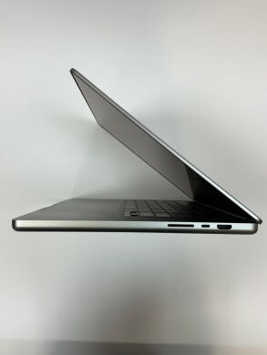 Ультрабук Apple MacBook Pro 16 (2021) / 16.2" (3456x2234) IPS / Apple M1 Pro (10 ядер по 2.0 - 3.2 GHz) / 16 GB DDR5 / 512 GB SSD / Apple M1 Pro Graphics / WebCam / True Tone / TouchID / Space Gray
