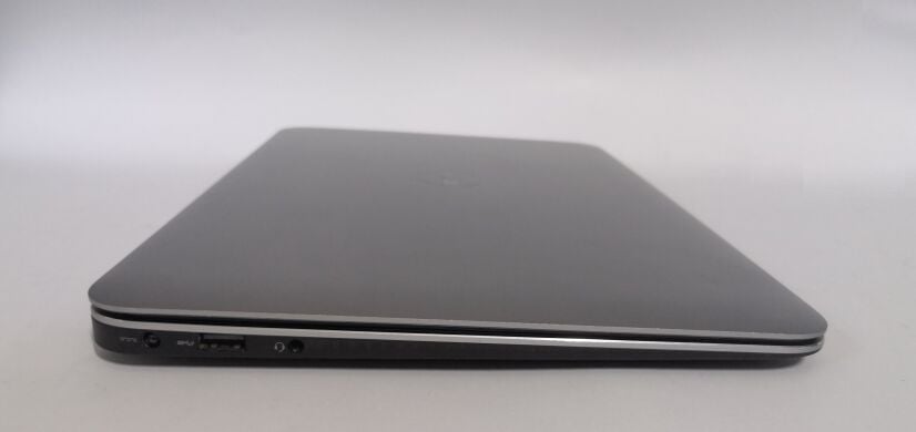 Ультрабук Б-класс Dell XPS 13 L322X / 13.3" (1366x768) TN / Intel Core i5-3337U (2 (4) ядра по 1.8 - 2.7 GHz) / 4 GB DDR3 / 128 GB SSD / Intel HD Graphics 4000 / WebCam / Win 10 Pro