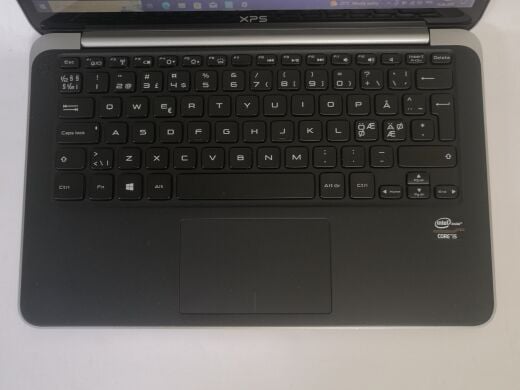Ультрабук Б-класс Dell XPS 13 L322X / 13.3" (1366x768) TN / Intel Core i5-3337U (2 (4) ядра по 1.8 - 2.7 GHz) / 4 GB DDR3 / 128 GB SSD / Intel HD Graphics 4000 / WebCam / Win 10 Pro