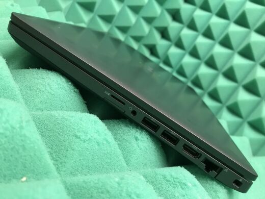 Ультрабук Dell Latitude 5400 / 14" (1920x1080) IPS / Intel Core i7-8665U (4 (8) ядра по 1.9 - 4.8 GHz) / 8 GB DDR4 / 256 GB SSD M.2 / AMD Radeon 540X, 2 GB GDDR5, 64-bit / WebCam / USB 3.1 / HDMI / Windows 10 ліцензія