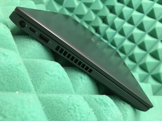 Ультрабук Dell Latitude 5400 / 14" (1920x1080) IPS / Intel Core i7-8665U (4 (8) ядра по 1.9 - 4.8 GHz) / 8 GB DDR4 / 256 GB SSD M.2 / AMD Radeon 540X, 2 GB GDDR5, 64-bit / WebCam / USB 3.1 / HDMI / Windows 10 ліцензія