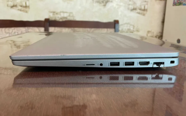 Ультрабук Dell Latitude 5520 / 15.6" (1920x1080) IPS / Intel Core i7-1185G7 (4 (8) ядра по 3.0 - 4.8 GHz) / 16 GB DDR4 / 512 GB SSD / Intel Iris Xe Graphics / WebCam
