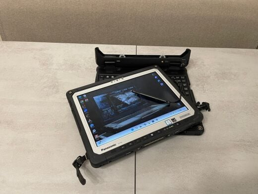 Защищенный нетбук-трансформер Б-класс Panasonic Toughbook CF-33 / 12.5" (2160x1440) IPS Touch / Intel Core i7-7600U (2 (4) ядра по 2.8 - 3.9 GHz) / 16 GB DDR3 / 256 GB SSD / Intel HD Graphics 620 / WebCam / GPS / Два АКБ / Стилус