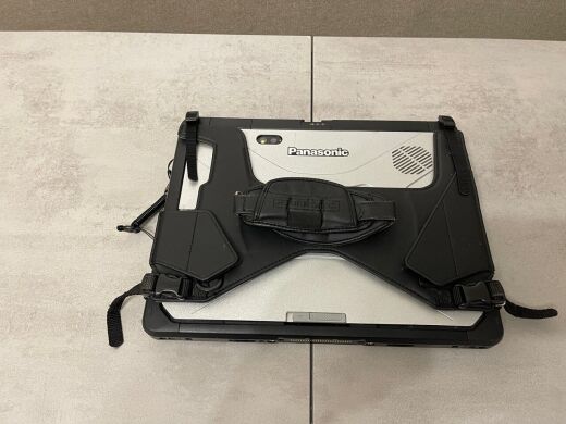 Захищений планшет Panasonic Toughbook CF-33 / 12" (2160x1440) IPS Touch / Intel Core i5-7300U (2 (4) ядра по 2.6 - 3.5 GHz) / 8 GB DDR3 / 256 GB SSD / Intel HD Graphics 620 / WebCam / Стилус / Два АКБ / Без клавіатури