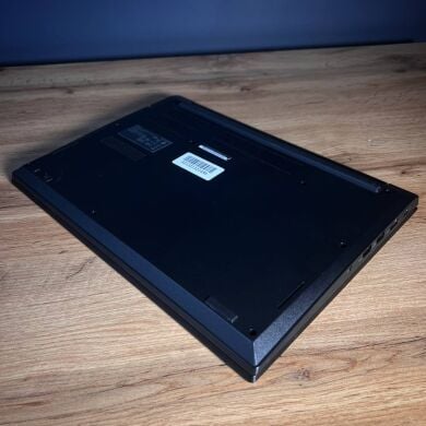 Ноутбук Lenovo ThinkPad E495 / 14" (1920x1080) IPS / AMD Ryzen 5 3500U (4 (8) ядра по 2.1 - 3.7 GHz) / 16 GB DDR4 / 256 GB SSD / AMD Radeon Vega 8 Graphics / WebCam