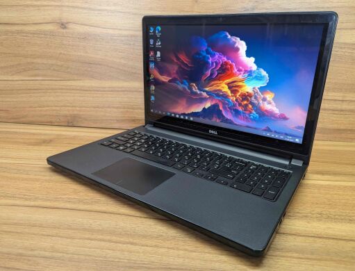 Ноутбук Dell Inspiron 5558 / 15.6" (1366x768) TN Touch / Intel Core i3-4030U (2 (4) ядра по 1.9 GHz) / 8 GB DDR3 / 240 GB SSD / Intel HD Graphics 4400 / WebCam / Windows 10 Ноутбук Dell Inspiron 5558 / 15.6" (1366x768) TN Touch / Intel Core i3-4030U (2 (4) ядра по 1.9 GHz) / 8 GB DDR3 / 240 GB SSD / Intel HD Graphics 4400 / WebCam / Windows 10