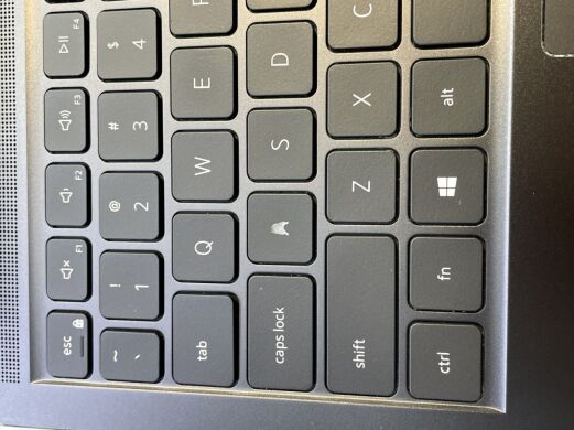 Игровой ультрабук Б-класс Dell Vostro 15 7510 / 15.6" (1920x1080) IPS / Intel Core i7-11800H (8 (16) ядер по 2.3 - 4.6 GHz) / 16 GB DDR4 / 480 GB SSD / nVidia GeForce RTX 3050, 4 GB GDDR6, 128-bit / WebCam