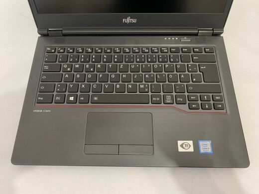 Ноутбук Fujitsu LifeBook U748 / 14" (1920x1080) IPS / Intel Core i5-7200U (2 (4) ядра по 2.5 - 3.1 GHz) / 12 GB DDR4 / 256 GB SSD / Intel HD Graphics 620 / WebCam Ноутбук Fujitsu LifeBook U748 / 14" (1920x1080) IPS / Intel Core i5-7200U (2 (4) ядра по 2.5 - 3.1 GHz) / 12 GB DDR4 / 256 GB SSD / Intel HD Graphics 620 / WebCam