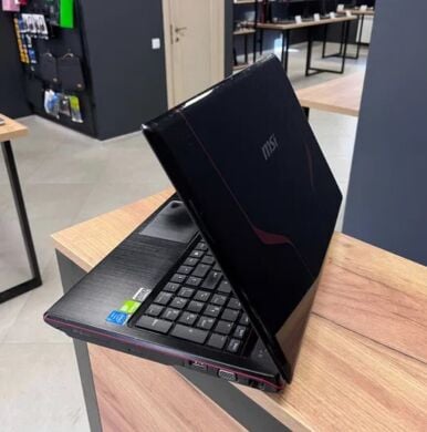 Игровой ноутбук MSI 16GC / 15.6" (1920x1080) TN / Intel Core i7-4700MQ (4 (8) ядра по 2.4 - 3.4 GHz) / 16 GB DDR3 / 250 GB SSD + 500 GB HDD / nVidia GeForce GT 750M, 2 GB GDDR5, 128-bit / WebCam / Win 10