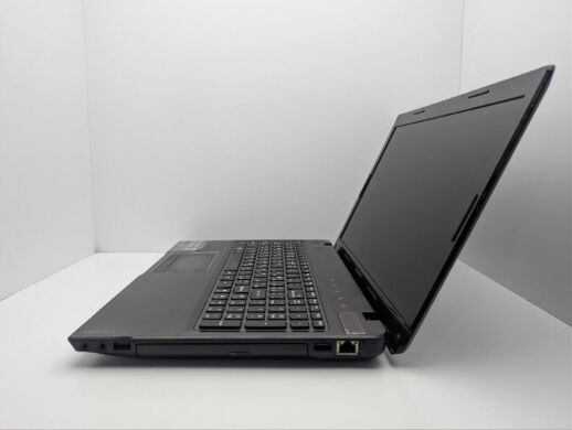 Ноутбук Lenovo IdeaPad Z575 / 15.6" (1366x768) TN / AMD A4-3300M (2 ядра по 1.9 - 2.5 GHz) / 8 GB DDR3 / 500 GB HDD / AMD Radeon Graphics 6480G / WebCam / DVD-ROM