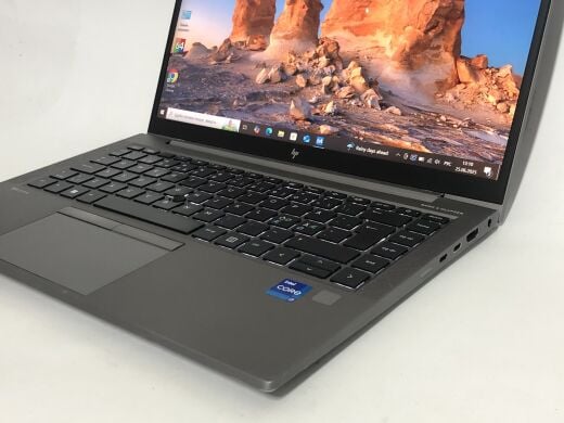 Мобільна рабоча станція Б-клас HP ZBook Firefly 14 G8 / 14" (1920x1080) IPS / Intel Core i7-1165G7 (4 (8) ядра по 2.8 - 4.7 GHz) / 32 GB DDR4 / 512 GB SSD NVMe / nVidia Quadro T500, 4 GB GDDR6, 64-bit / WebCam / Win 10 Pro