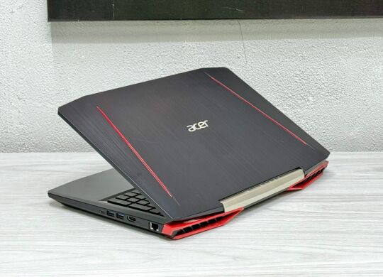 Игровой ноутбук Acer Aspire VX5-591G / 15.6" (1920x1080) IPS / Intel Core i5-7300HQ (4 ядра по 2.5 - 3.5 GHz) / 16 GB DDR4 / 256 GB SSD M.2 / nVidia GeForce GTX 1050 Ti, 4 GB GDDR5, 128-bit / WebCam / Win 10