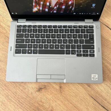 Ультрабук-трансформер Б-клас Dell Latitude 5310 2-in-1 / 13.3" (1920x1080) IPS Touch / Intel Core i7-10610U (4 (8) ядра по 1.8 - 4.9 GHz) / 16 GB DDR4 / 512 GB SSD / Intel UHD Graphics / WebCam Ультрабук-трансформер Б-клас Dell Latitude 5310 2-in-1 / 13.3" (1920x1080) IPS Touch / Intel Core i7-10610U (4 (8) ядра по 1.8 - 4.9 GHz) / 16 GB DDR4 / 512 GB SSD / Intel UHD Graphics / WebCam