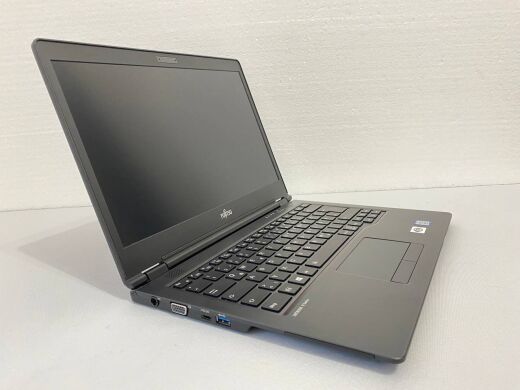 Ноутбук Fujitsu LifeBook U748 / 14" (1920x1080) IPS / Intel Core i5-7200U (2 (4) ядра по 2.5 - 3.1 GHz) / 12 GB DDR4 / 256 GB SSD / Intel HD Graphics 620 / WebCam Ноутбук Fujitsu LifeBook U748 / 14" (1920x1080) IPS / Intel Core i5-7200U (2 (4) ядра по 2.5 - 3.1 GHz) / 12 GB DDR4 / 256 GB SSD / Intel HD Graphics 620 / WebCam