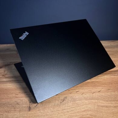 Ноутбук Lenovo ThinkPad E495 / 14" (1920x1080) IPS / AMD Ryzen 5 3500U (4 (8) ядра по 2.1 - 3.7 GHz) / 16 GB DDR4 / 256 GB SSD / AMD Radeon Vega 8 Graphics / WebCam