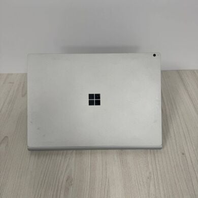 Игровой ультрабук-трансформер Б-класс Microsoft Surface Book 2 / 15.0" (3240x2160) IPS Touch / Intel Core i7-8650U (4 (8) ядра по 1.9 - 4.2 GHz) / 16 GB DDR3 / 256 GB SSD NVMe / nVidia GeForce GTX 1060, 6 GB GDDR5, 192-bit / WebCam