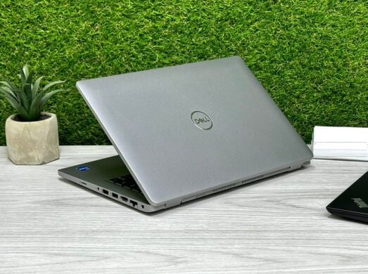 Ультрабук Dell Latitude 5430 / 14" (1920x1080) IPS Touch / Intel Core i5-1235U (10 (12) ядер по 1.3 - 4.4 GHz) / 16 GB DDR4 / 512 GB SSD M.2 / Intel Iris Xe Graphics / WebCam / Win 11 Pro