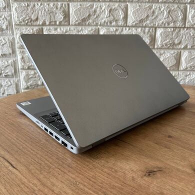 Ігровий ноутбук Dell Latitude 5511 / 15.6" (1366x768) TN / Intel Core i7-10750H (6 (12) ядер по 2.6 - 5.0 GHz) / 16 GB DDR4 / 512 GB SSD / nVidia GeForce MX250, 2 GB GDDR5, 64-bit / WebCam